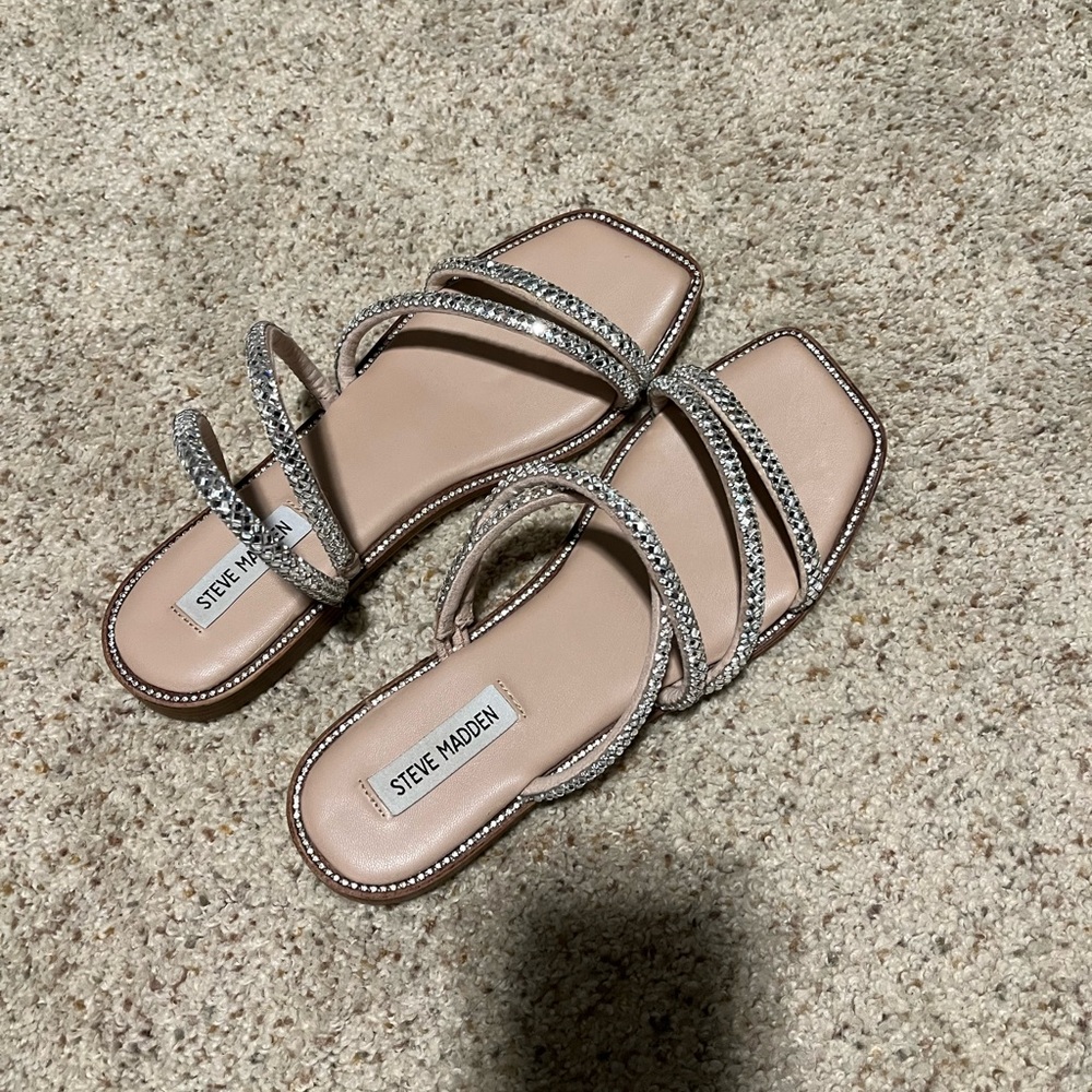 Steve Madden Starie sandal. Worn twice. Size 8.5